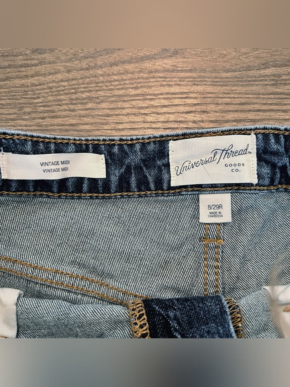 2 Universal Thread Shorts - Picture 5 of 9